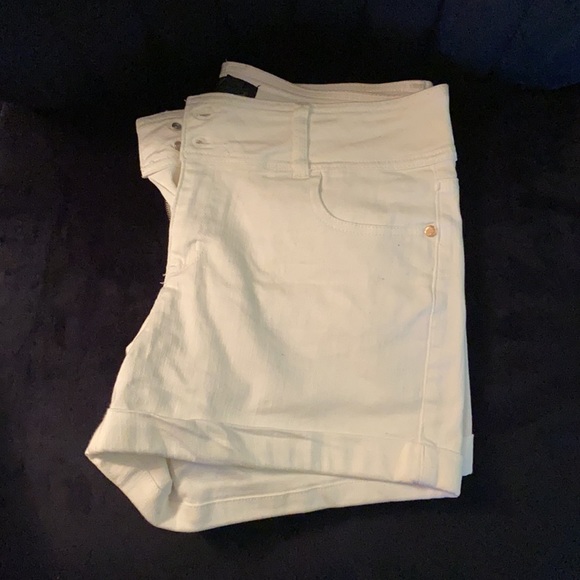 Women’s Shorts, Thalia Sodi, Size 10 - Picture 3 of 5
